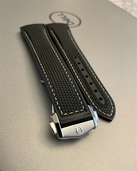 omega 21mm rubber strap.